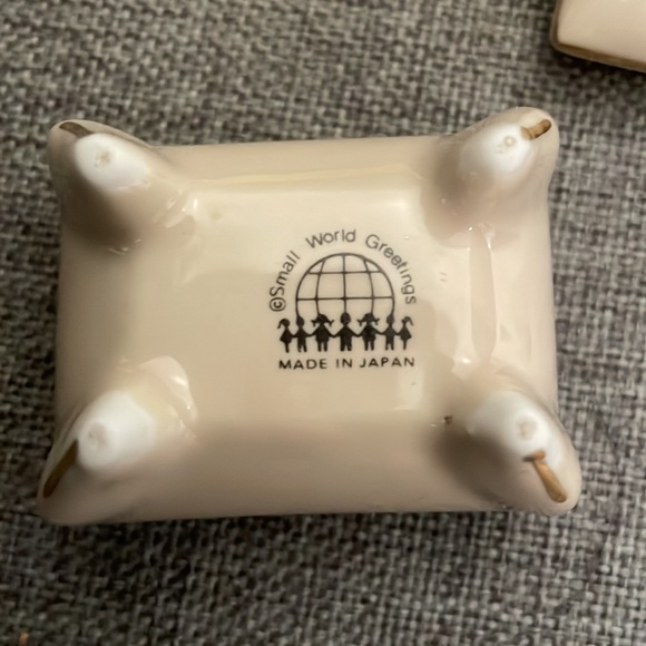 Small World Greetings trinket container - Picture 6 of 6
